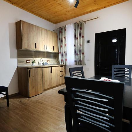 Olive Oasis Studio Berat Bagian luar foto