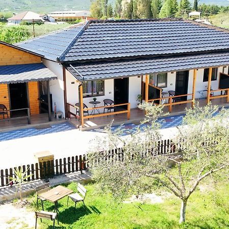 Olive Oasis Studio Berat Bagian luar foto