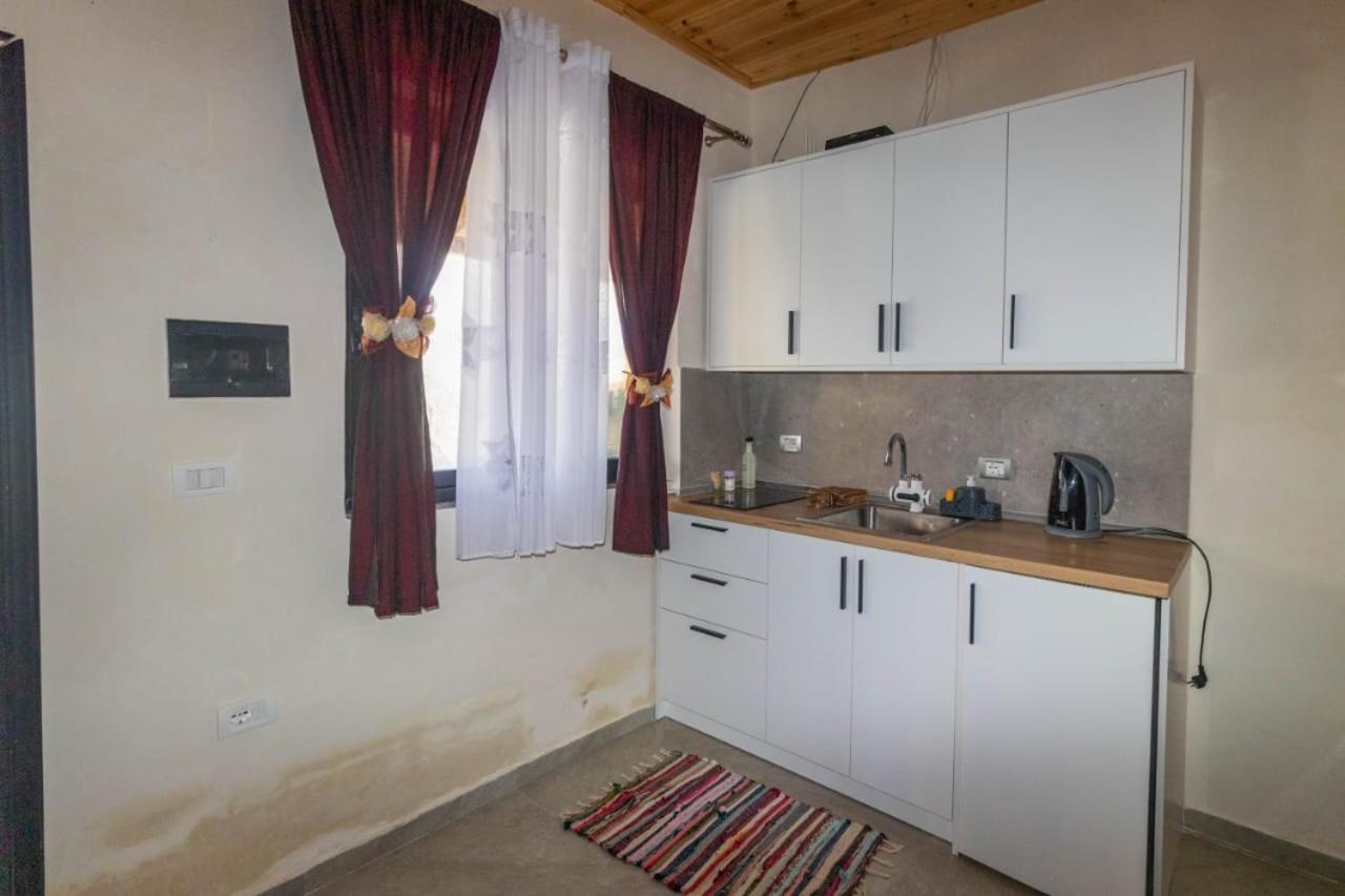 Olive Oasis Studio Berat Bagian luar foto