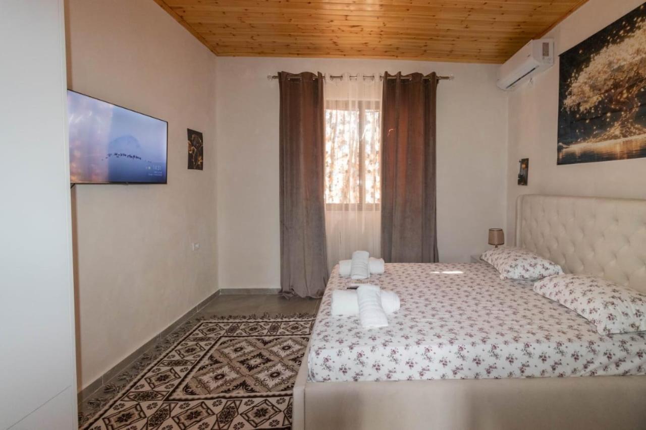 Olive Oasis Studio Berat Bagian luar foto