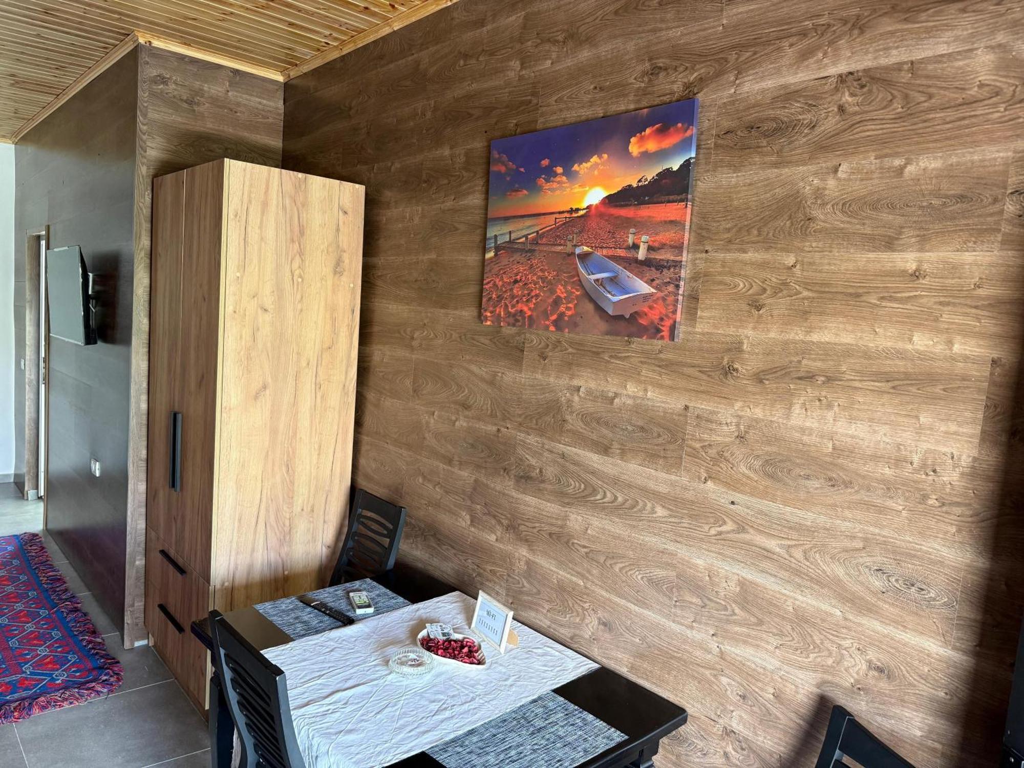 Olive Oasis Studio Berat Bagian luar foto